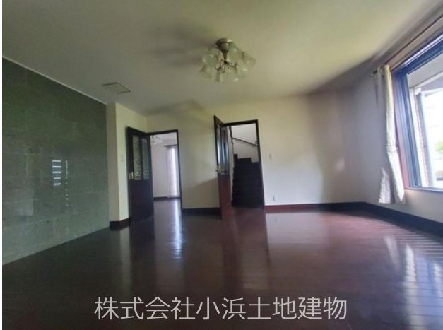 【非公開】藤沢市片瀬山４丁目　中古戸建 内観写真（リビング）