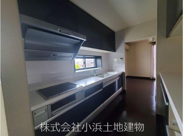 【非公開】藤沢市片瀬山４丁目　中古戸建 内観写真（キッチン）