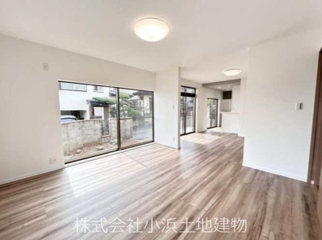 藤沢市大鋸３丁目　中古戸建 内観写真（リビング）