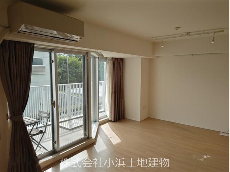 【非公開】リストレジデンス茅ヶ崎海岸 内観写真（リビング）