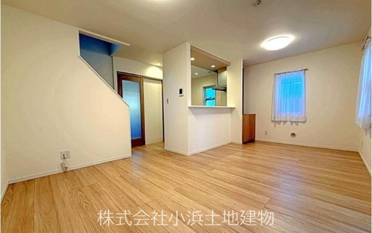 茅ヶ崎市菱沼１丁目　中古戸建 内観写真（リビング）