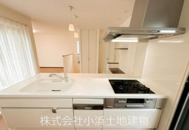 茅ヶ崎市菱沼１丁目　中古戸建 内観写真（キッチン）