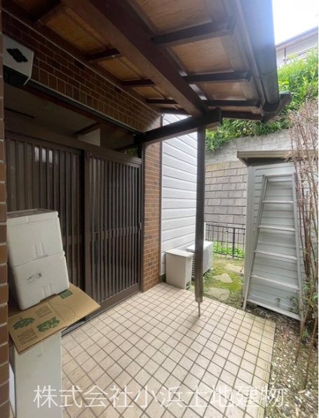 【非公開】藤沢市白旗４丁目　中古戸建 現地写真（玄関）