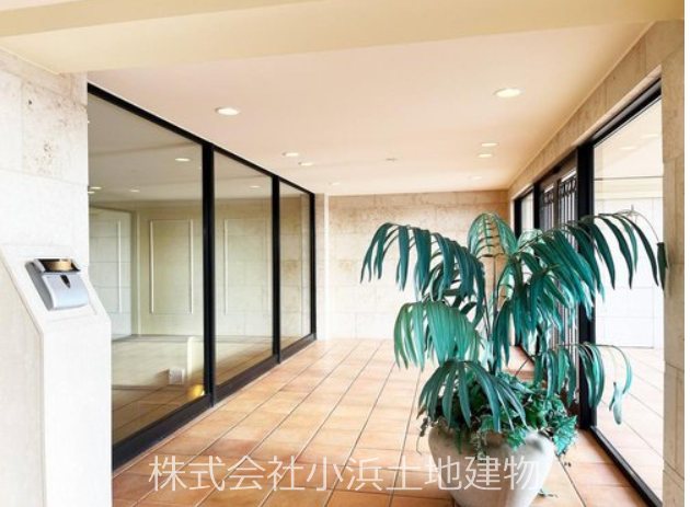 【非公開】グランシティ湘南海岸マリナージュスクエア 共用部写真（エントランス）