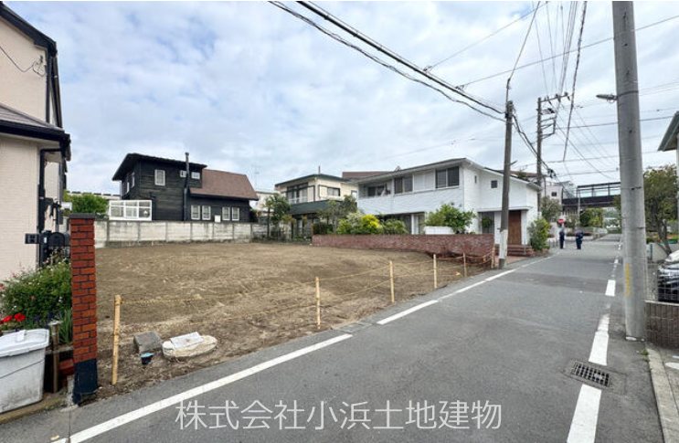 【非公開】藤沢市片瀬海岸２丁目　売地　Ｂ区画 現地写真（前面道路含む現地写真）