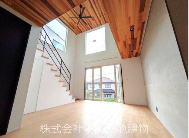 【非公開】藤沢市片瀬山１丁目　新築戸建　１号棟 内観写真（リビング）