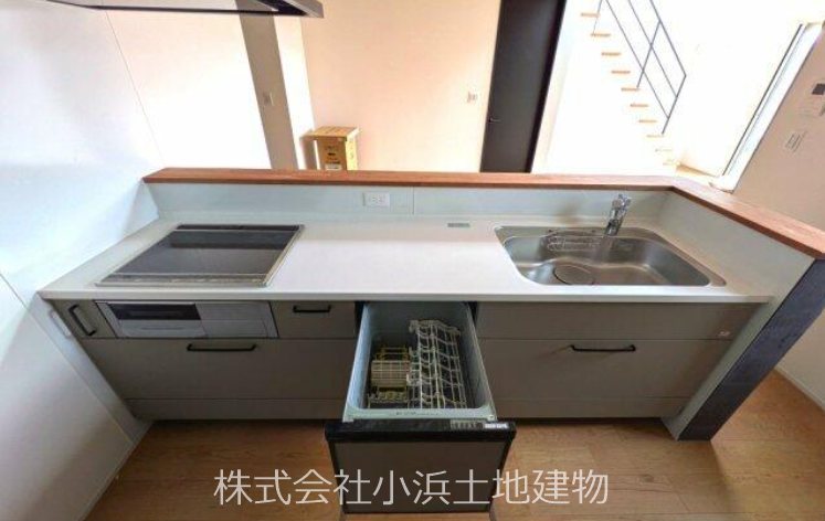【非公開】藤沢市片瀬山１丁目　新築戸建　２号棟 内観写真（キッチン）