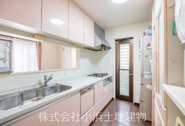 【非公開】藤沢市片瀬山４丁目　中古戸建 内観写真（キッチン）