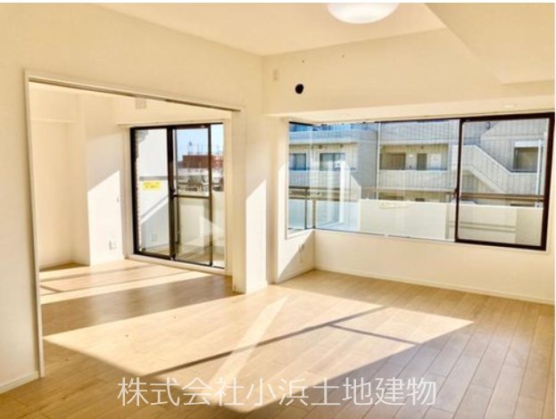 【非公開】藤和江ノ島ホームズステージⅡ 内観写真（リビング）
