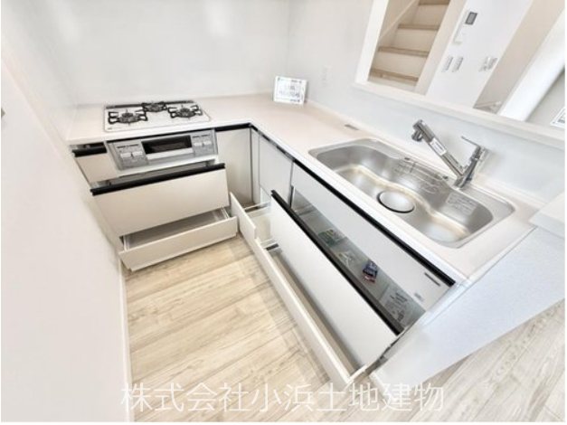 【非公開】藤沢市西富２丁目　新築戸建 内観写真（キッチン）