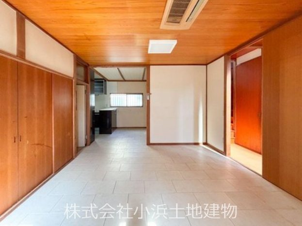 【非公開】藤沢市片瀬海岸２丁目　中古戸建 内観写真（リビング）