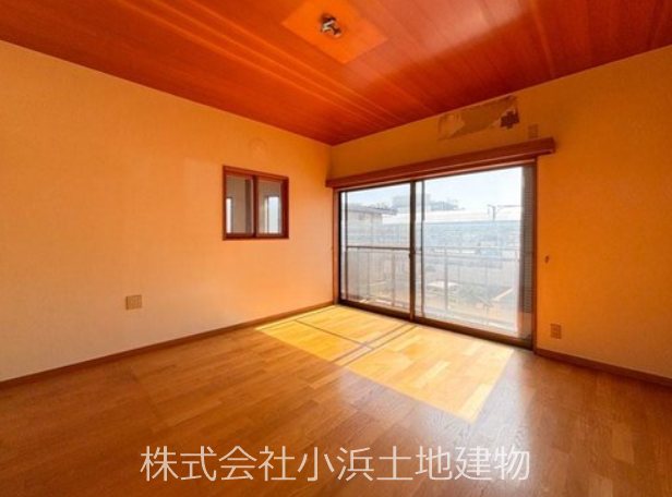 【非公開】藤沢市片瀬海岸２丁目　中古戸建 内観写真（リビング以外の居室）