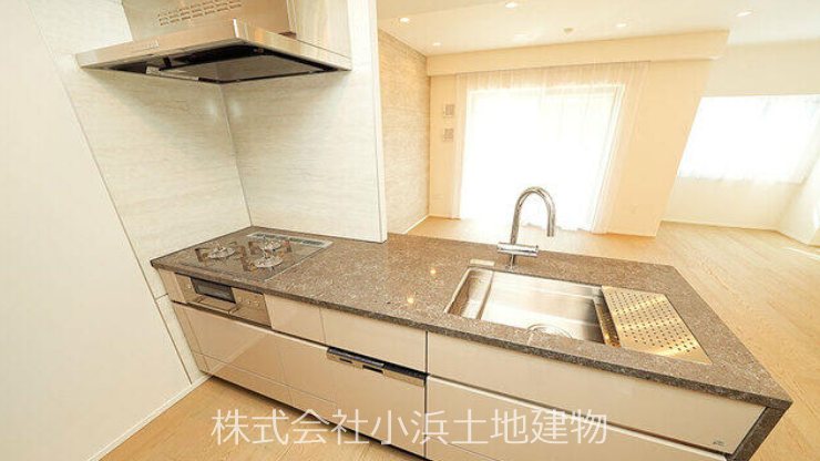【非公開】クリオ鵠沼海岸グランロワ 内観写真（キッチン）