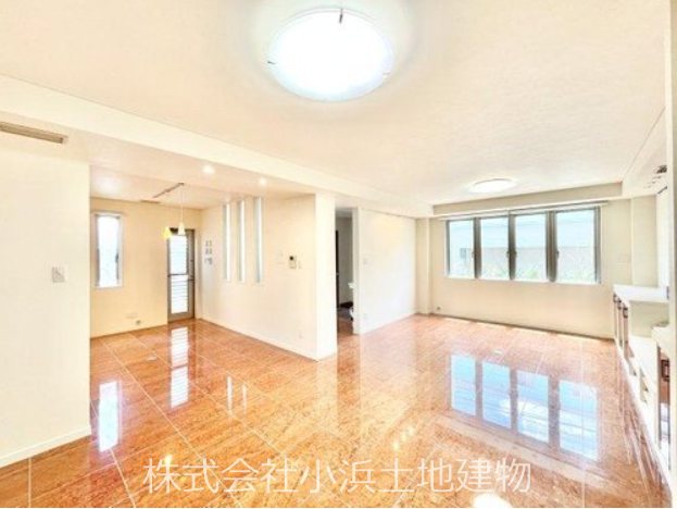 【非公開】茅ヶ崎市共恵２丁目　中古戸建 内観写真（リビング）