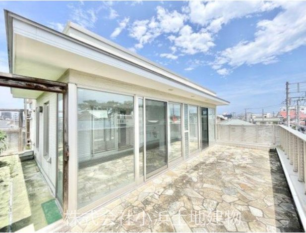 【非公開】茅ヶ崎市共恵２丁目　中古戸建 現地写真（バルコニー）