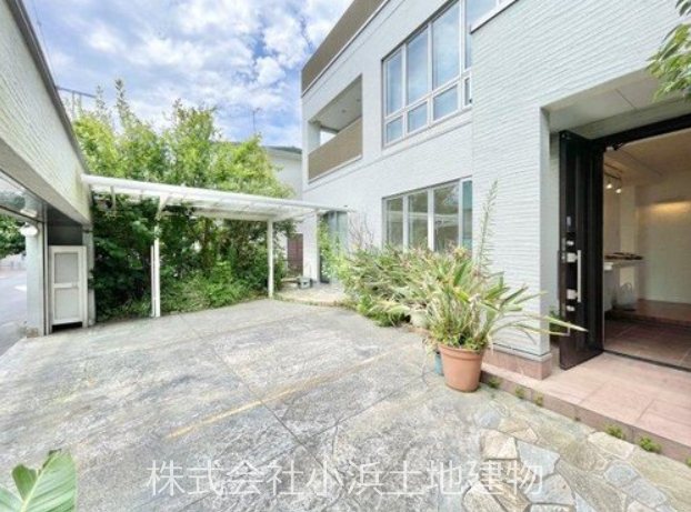 【非公開】茅ヶ崎市共恵２丁目　中古戸建 現地写真（駐車場）