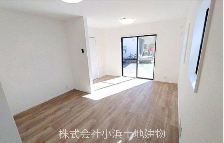 茅ヶ崎市柳島海岸　中古戸建 内観写真（リビング）