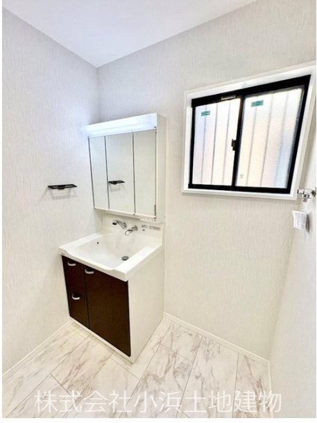 茅ヶ崎市柳島海岸　中古戸建 内観写真（洗面台・洗面所）