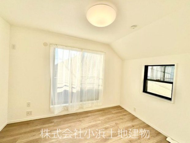 茅ヶ崎市柳島海岸　中古戸建 内観写真（リビング以外の居室）