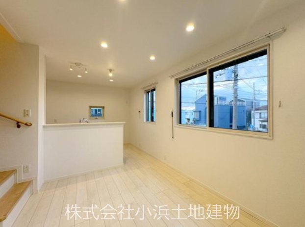 茅ヶ崎市中海岸３丁目　中古戸建 内観写真（リビング）