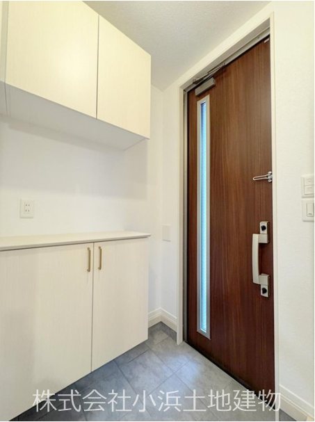 茅ヶ崎市中海岸３丁目　中古戸建 現地写真（玄関）