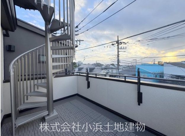 茅ヶ崎市中海岸３丁目　中古戸建 現地写真（バルコニー）