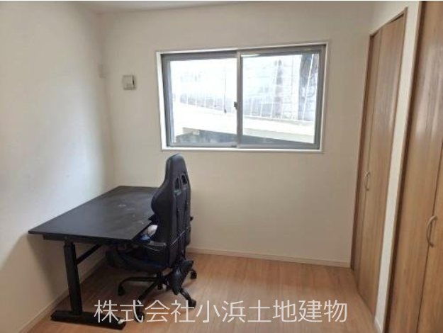 【非公開】藤沢市白旗３丁目　中古戸建 内観写真（リビング以外の居室）