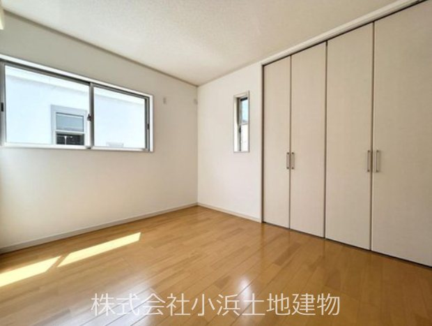 【非公開】藤沢市善行５丁目　中古戸建 内観写真（リビング以外の居室）