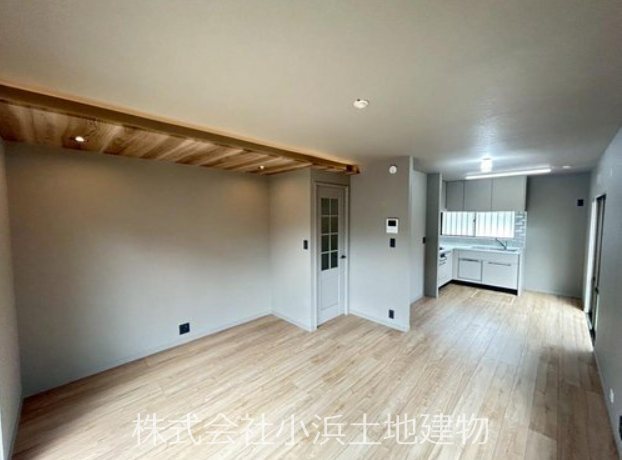 【非公開】藤沢市本藤沢２丁目　中古戸建 内観写真（リビング）