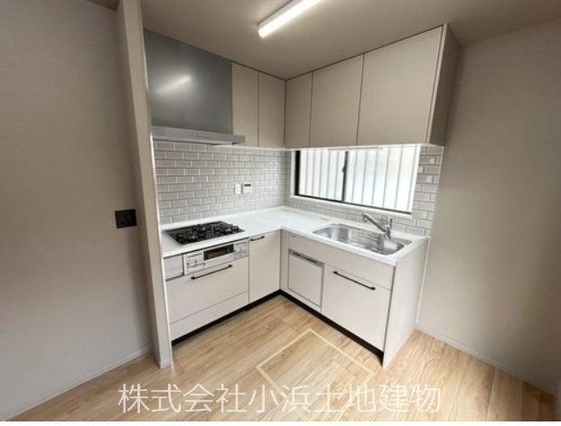 【非公開】藤沢市本藤沢２丁目　中古戸建 内観写真（キッチン）