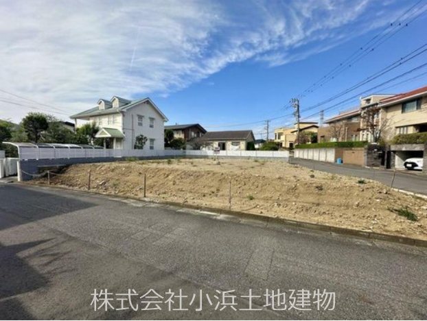 【非公開】藤沢市片瀬山１丁目　売地 現地写真（前面道路含む現地写真）