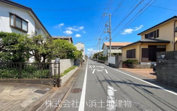 【非公開】藤沢市亀井野２丁目　売地 現地写真（前面道路含む現地写真）