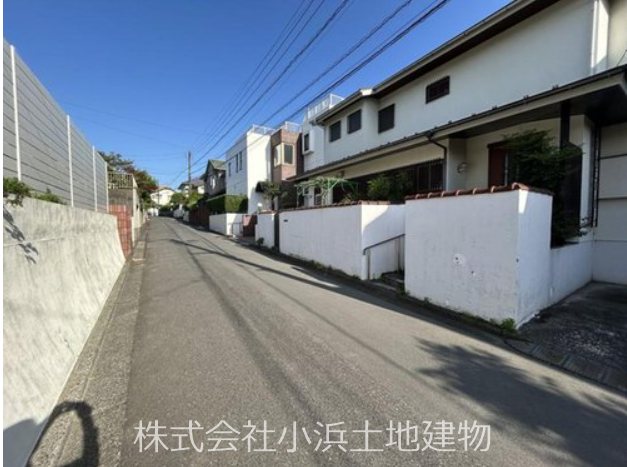 【非公開】藤沢市片瀬山１丁目　売地 現地写真（前面道路含む現地写真）