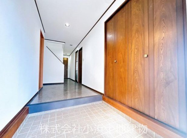【非公開】藤沢市片瀬２丁目　中古戸建 現地写真（玄関）