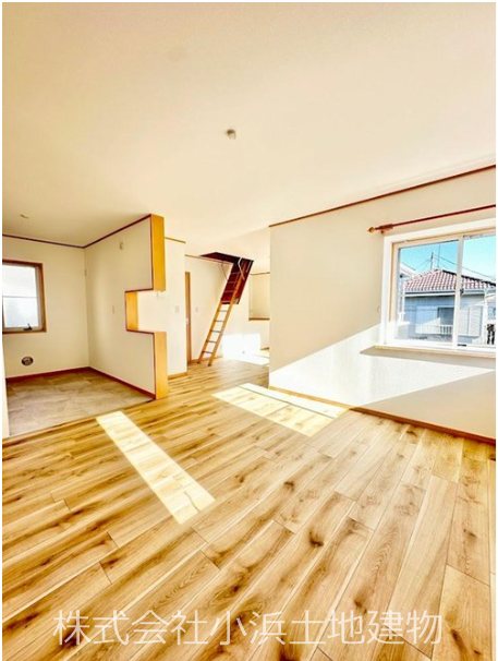 【非公開】茅ヶ崎市円蔵　中古戸建 内観写真（リビング）