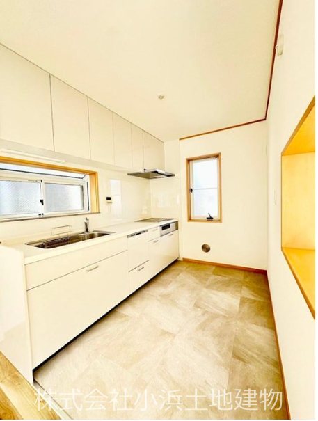 【非公開】茅ヶ崎市円蔵　中古戸建 内観写真（キッチン）