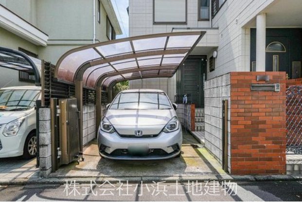 【非公開】茅ヶ崎市平和町　中古戸建 現地写真（駐車場）