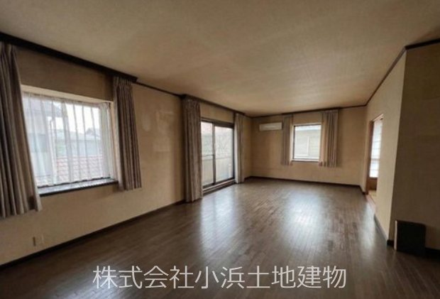 【非公開】藤沢市大鋸１丁目　中古戸建 内観写真（リビング）