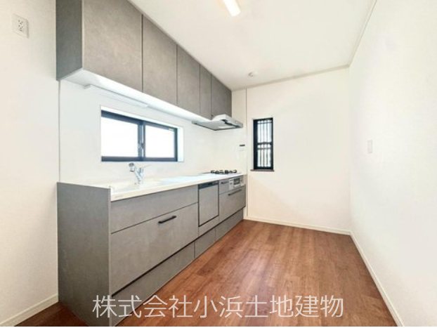藤沢市片瀬山５丁目　中古戸建 内観写真（キッチン）