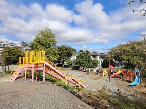 【非公開】藤沢市並木台１丁目　中古戸建 公園