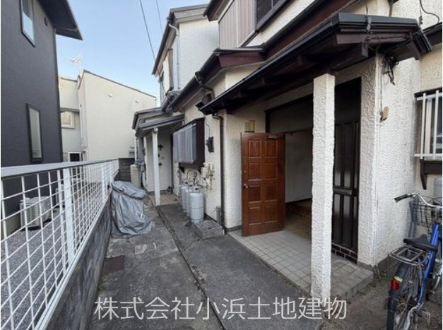 藤沢市辻堂６丁目　中古戸建 現地写真（玄関）