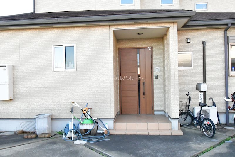 川越市的場　中古戸建て　多目的スペース付二世帯住宅 現地写真（玄関）