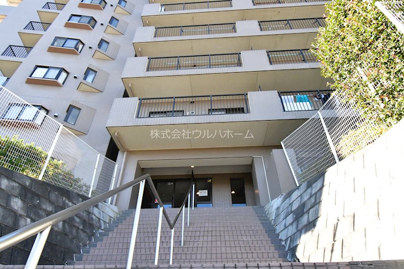 ファミール川越    共用部写真（エントランス）