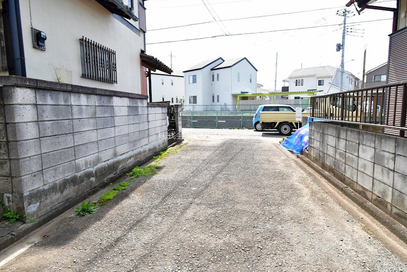 坂戸市片柳　中古戸建 現地写真（前面道路含む現地写真）