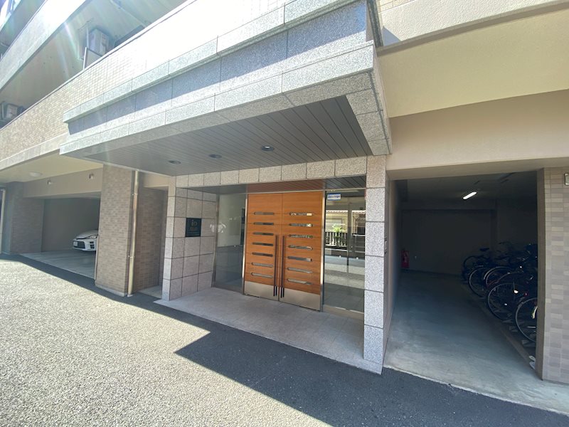アイディスクエア川越新富町  共用部写真（エントランス）