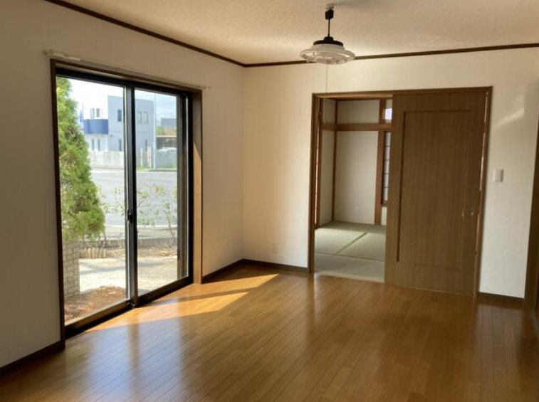 坂戸市にっさい花みず木6丁目　中古戸建  内観写真（リビング）