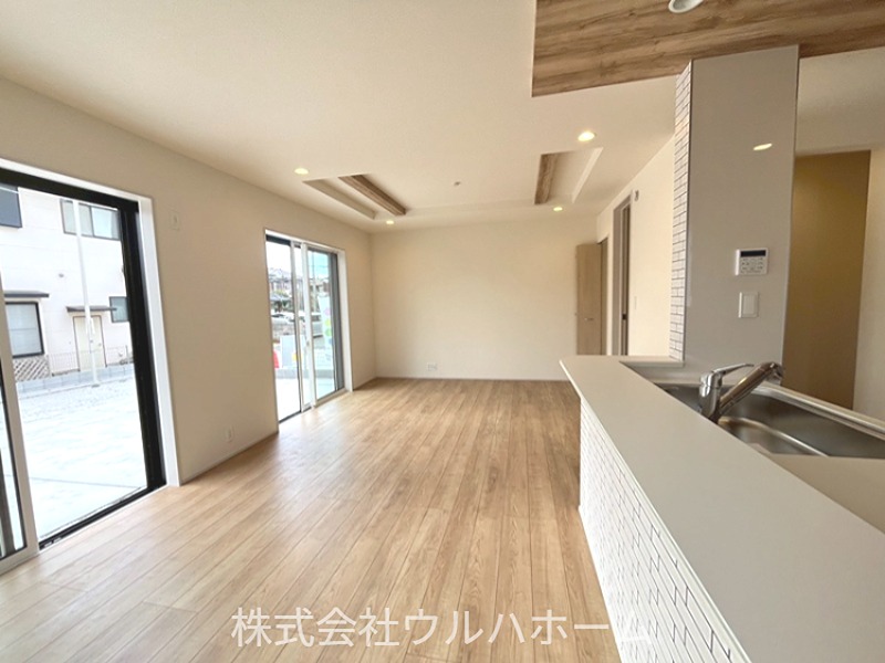 川越市大塚2丁目　2号棟        内観写真（リビング）