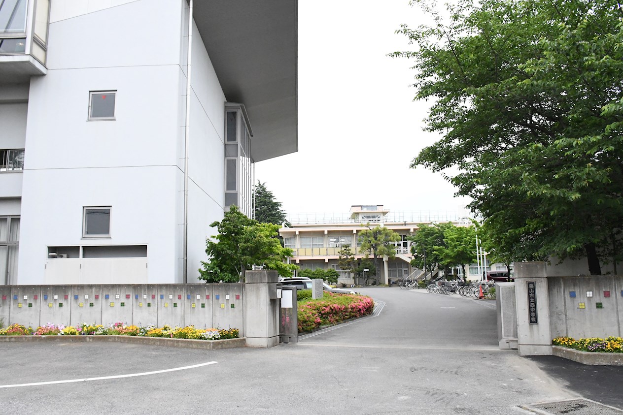 狭山市広瀬台1丁目　中古戸建  中学校