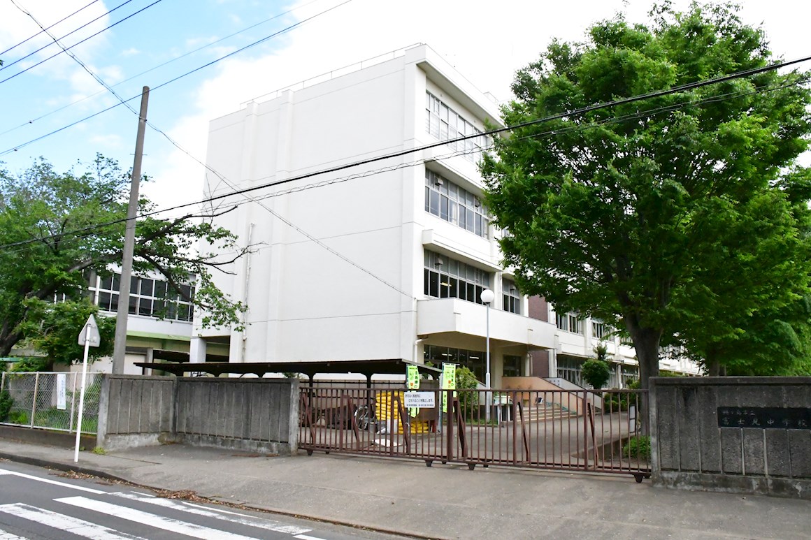 コンフォート若葉ポルカ 中学校