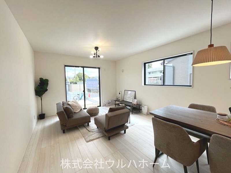 川越寺尾第4　1号棟  内観写真（リビング）